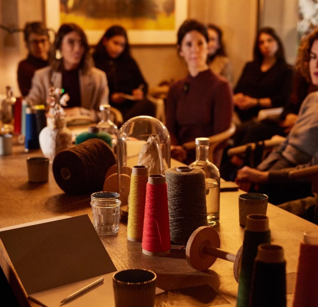 mesa redonda artesanas barcelona